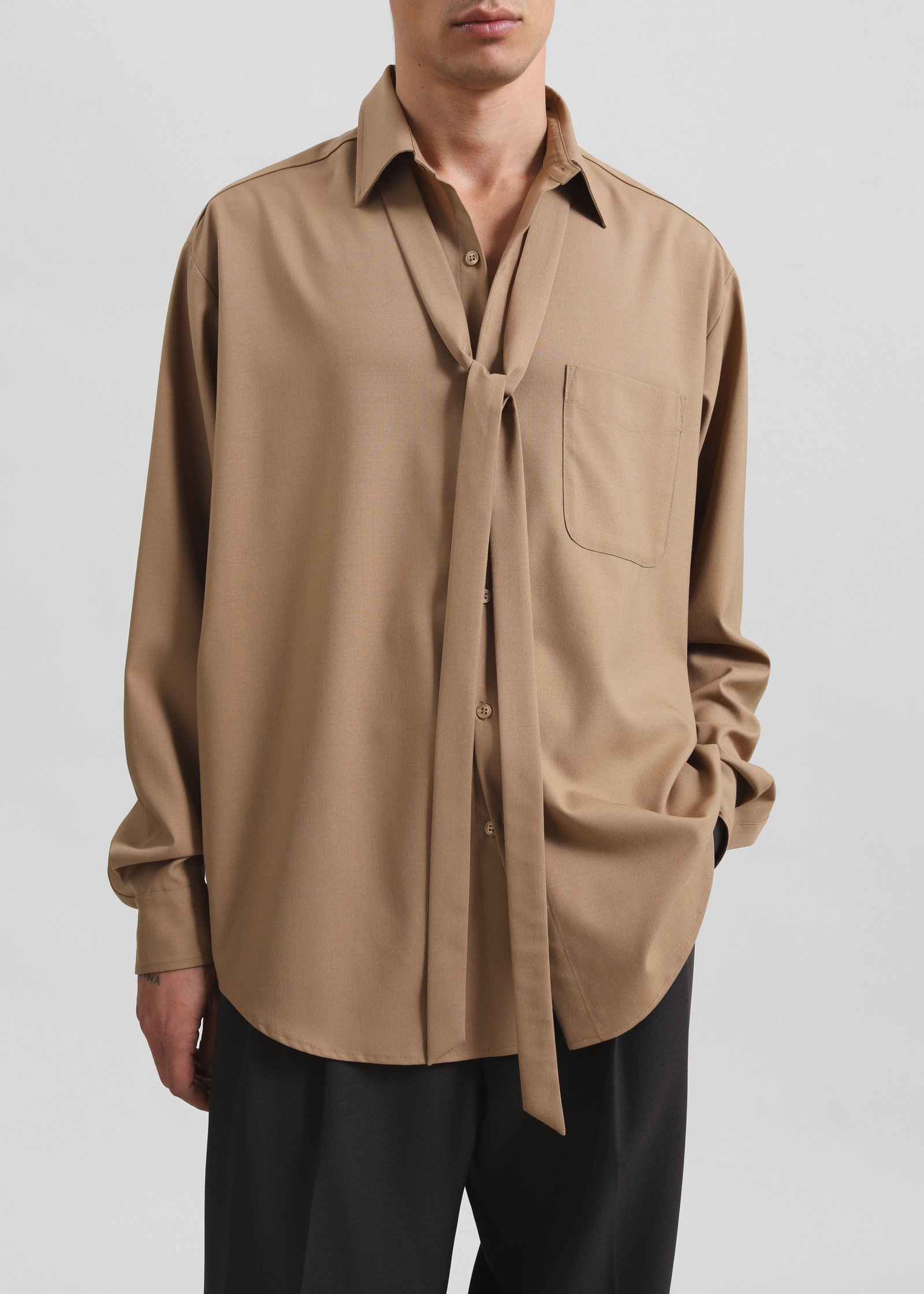 SINCLAIR-NECK-TIE-SHIRT-CAMEL-GABRIEL-00175