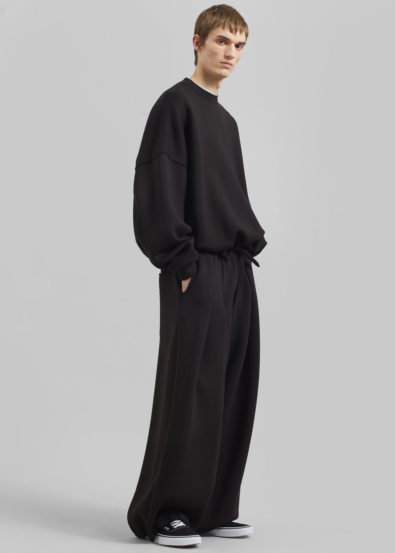 TATE-SWEATPANTS-BLACK-SIOBAHN-1382