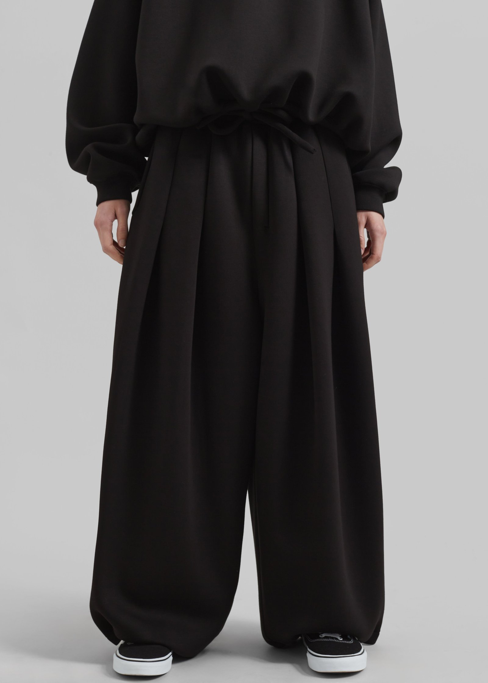 TATE-SWEATPANTS-BLACK-SIOBAHN-1397