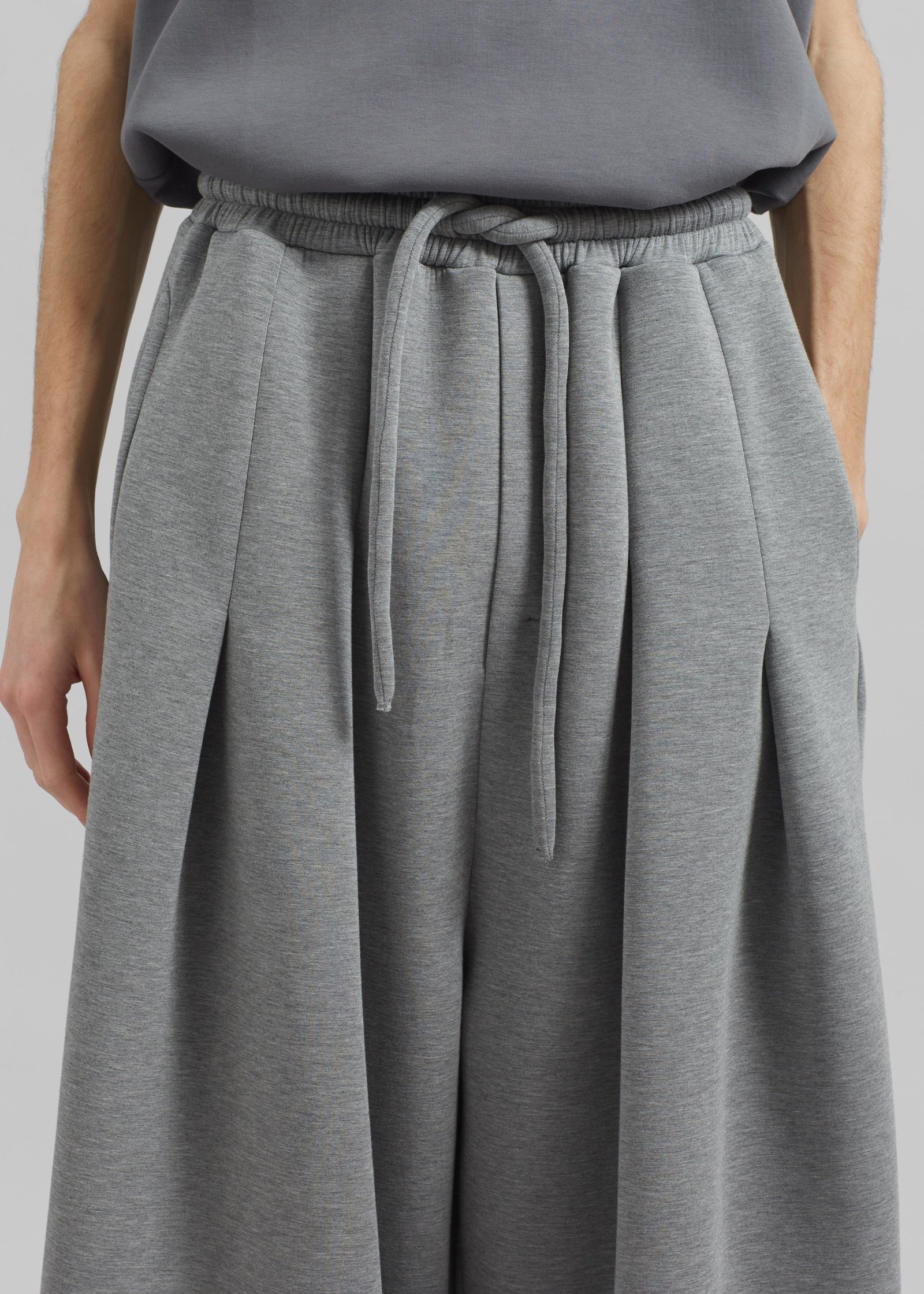 TATE-SWEATPANTS-GREY-SIOBAHN-1005